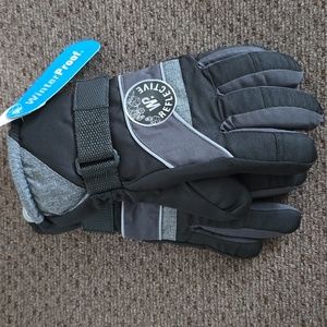 WINTERPROOF BRAND BOYS BLACK & GRAY GLOVES SIZE MEDIUM / LARGE